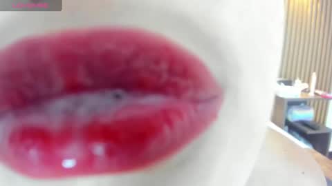 Snapshot of picsis_ chatting on October 21, 10:25 pm Your virtual goddess Luna online show from October 21, 10:25 pm