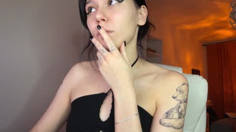 pinkdollylovv online show from December 13, 10:02 pm