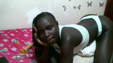 pinky online show from November 9, 8:05 pm