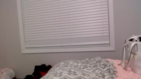 Snapshot of pinkmonae chatting on December 29, 12:41 am pinksugar online show from December 29, 12:41 am