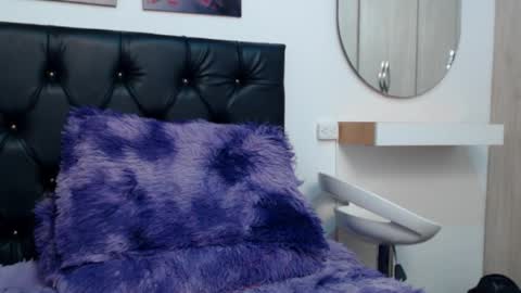 pinky_f00x online show from November 22, 10:01 pm