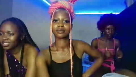 Pinky online show from February 1, 7:12 pm