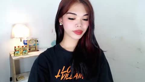 The Girl Named Eyve online show from November 8, 1:54 am