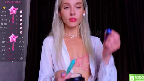 Emmy cheekslap and Edward online show from September 16, 9:01 pm