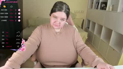 Snapshot of plum_pie__ chatting on September 27, 7:43 pm Alice online show from September 27, 7:43 pm