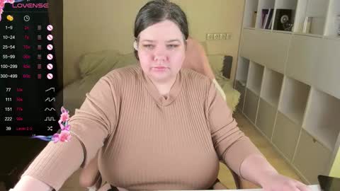 Snapshot of plum_pie__ chatting on October 12, 7:16 pm Alice online show from October 12, 7:16 pm