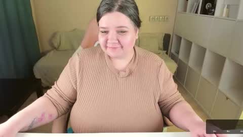 Snapshot of plum_pie__ chatting on October 31, 10:36 pm Alice online show from October 31, 10:36 pm