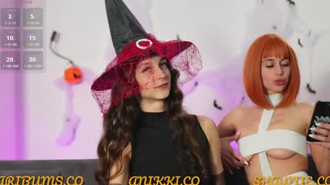 Ari online show from October 31, 2:32 pm