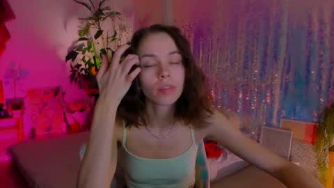 Snapshot of poli__ chatting on January 9, 11:24 pm Martha online show from January 9, 11:24 pm