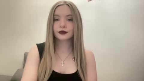 polishangel222 online show from February 1, 5:01 pm