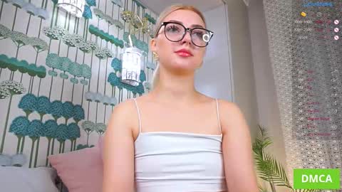 Snapshot of pollybun chatting on October 21, 6:06 am Anna online show from October 21, 6:06 am