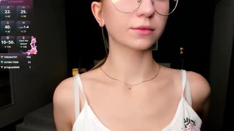 Elizabeth online show from October 9, 7:40 pm