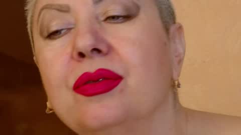 LADY POSH online show from October 17, 9:40 pm