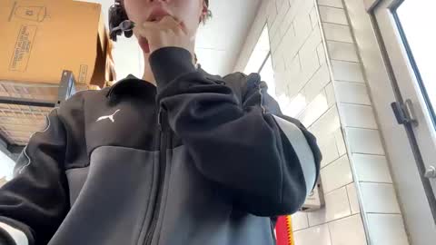 pr3ttynperla online show from September 23, 3:43 pm