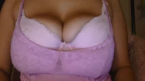 Snapshot of preciouspink6 chatting on October 28, 5:02 am preciouspink6 online show from October 28, 5:02 am