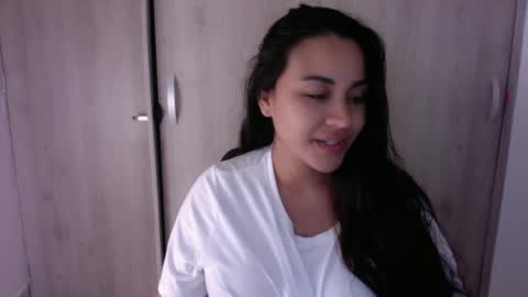 Snapshot of preggo_fantasy chatting on October 21, 4:27 am preggo_fantasy online show from October 21, 4:27 am