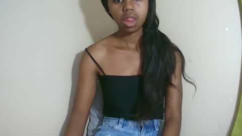 prettiethalia online show from October 18, 8:43 pm