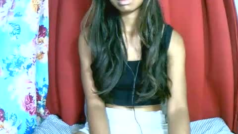 prettiethalia online show from November 18, 8:21 pm