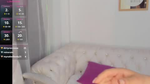 pretty online show from September 18, 1:20 pm