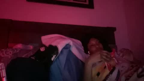 prettyfacefemale online show from April 11, 7:45 am