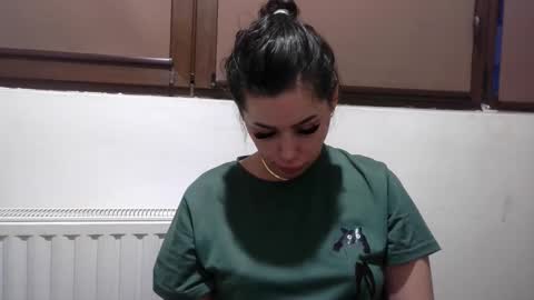 prettyjulliette online show from February 22, 4:08 pm