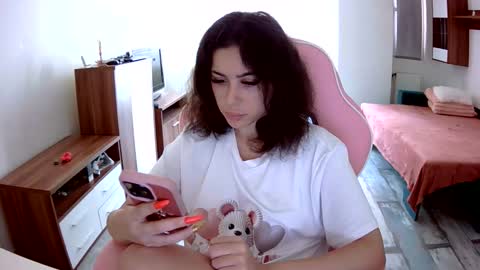 prettyjulliette online show from October 1, 11:59 am