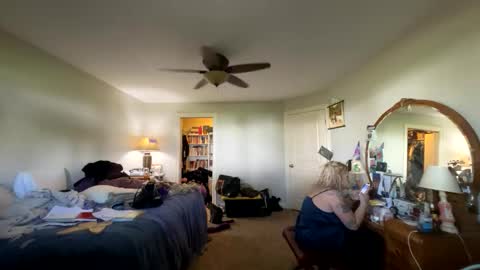 Snapshot of prettylittlegoddess chatting on October 26, 7:20 pm prettylittlegoddess online show from October 26, 7:20 pm