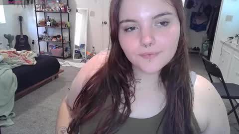 Snapshot of prettypearl123 chatting on October 25, 8:59 pm pretttypearl online show from October 25, 8:59 pm