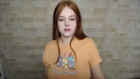 Snapshot of prettyvalerii_ chatting on January 29, 11:04 pm Valeri online show from January 29, 11:04 pm