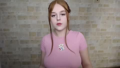 Snapshot of prettyvalerii_ chatting on February 23, 9:44 pm Valeri online show from February 23, 9:44 pm