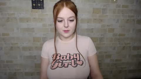 Snapshot of prettyvalerii_ chatting on February 15, 9:49 am Valeri online show from February 15, 9:49 am