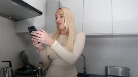 princeessa online show from December 4, 12:35 am