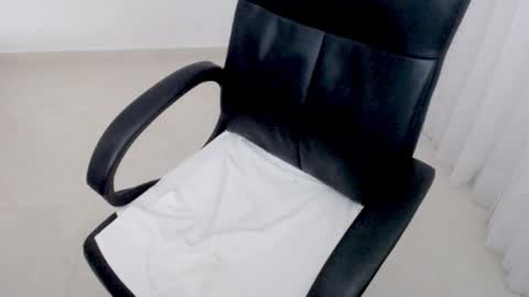 valery dollx online show from December 3, 4:48 am