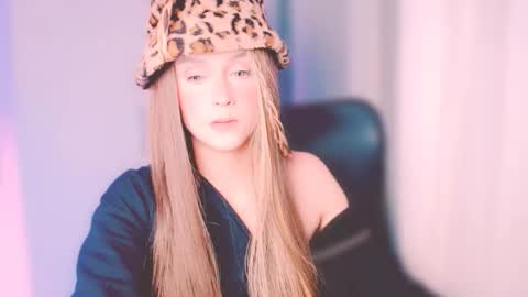 ArianaJoliiee online show from October 26, 2:07 am