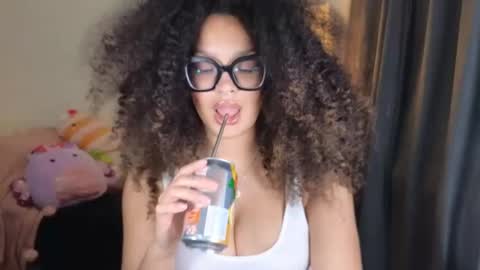 Amber online show from December 5, 4:01 pm