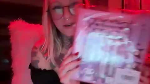 princessp94 online show from December 16, 2:39 am