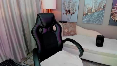 Priya Rose online show from November 18, 5:47 pm