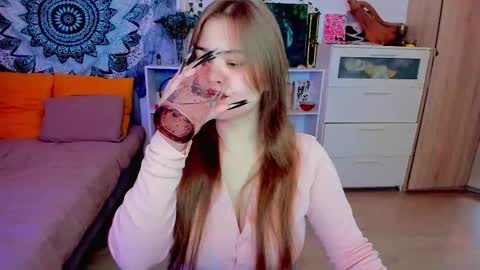 Miss Hanna online show from December 5, 2:51 pm