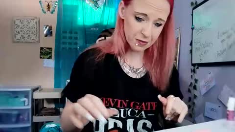 Purple2StayThnxxx online show from November 5, 4:45 pm