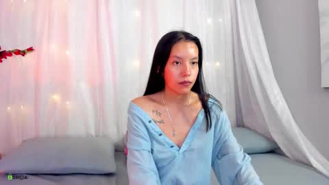 Snapshot of purple_aura_ chatting on October 22, 8:36 pm Aura online show from October 22, 8:36 pm
