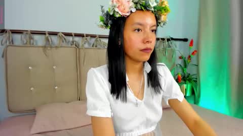 Snapshot of purple_aura_ chatting on October 21, 8:24 pm Aura online show from October 21, 8:24 pm