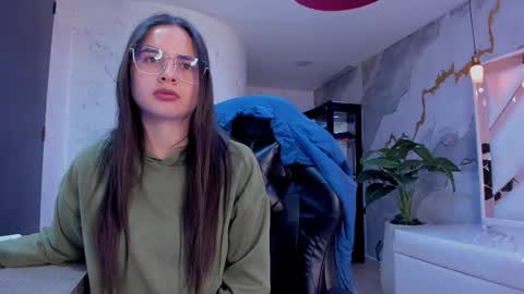 Qetsyah online show from February 9, 1:57 pm