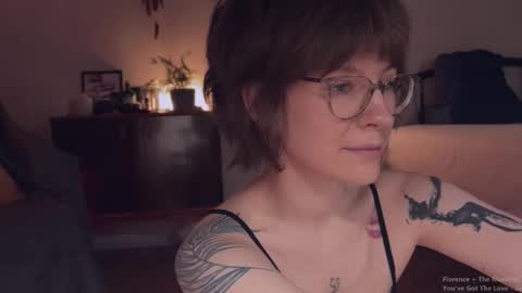    online show from December 5, 3:35 pm