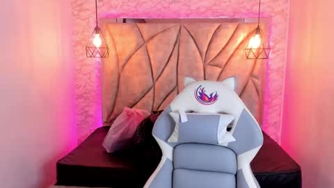   online show from March 4, 11:51 am