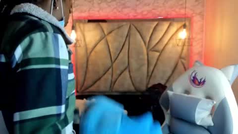   online show from March 12, 11:53 am