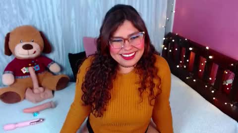 Snapshot of queenamazon_ chatting on October 15, 10:34 pm Queenamazon  online show from October 15, 10:34 pm
