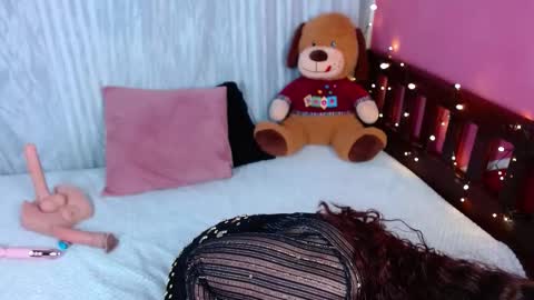 Queenamazon  online show from November 1, 5:22 am