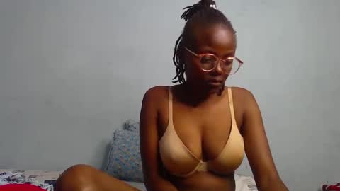 queenmerliz331240 online show from February 14, 7:07 am