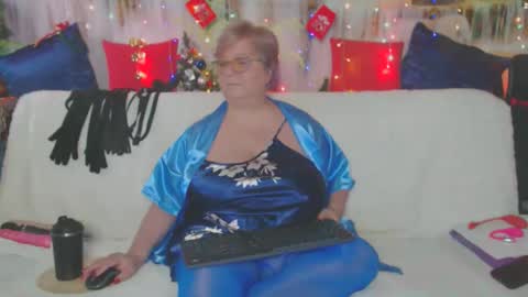 QueenPammy online show from December 14, 6:41 am