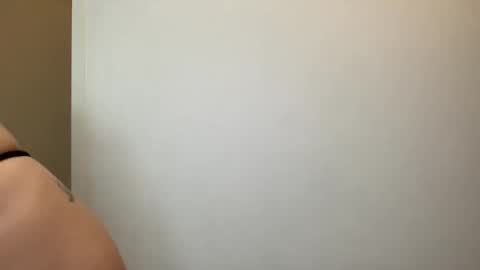 Quinnyelena online show from February 1, 4:00 pm